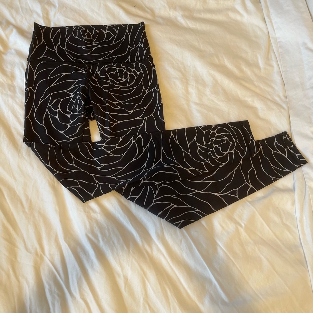 Lululemon align leggings - black and white floral